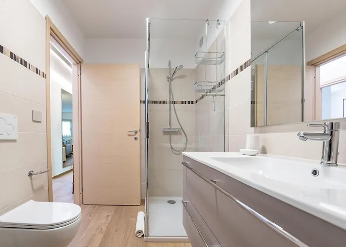 Apartament Fiori Pool-gartenwohnung *